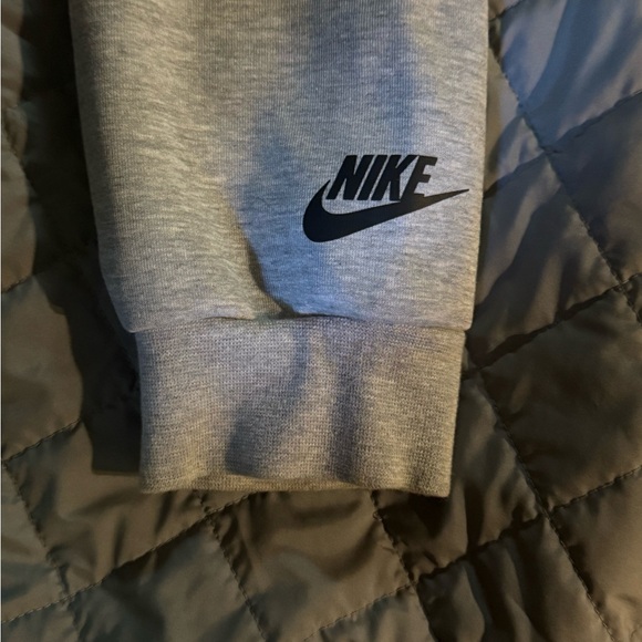 Nike Tech Pack Quilted Crew Sweater - Picture 2 of 5